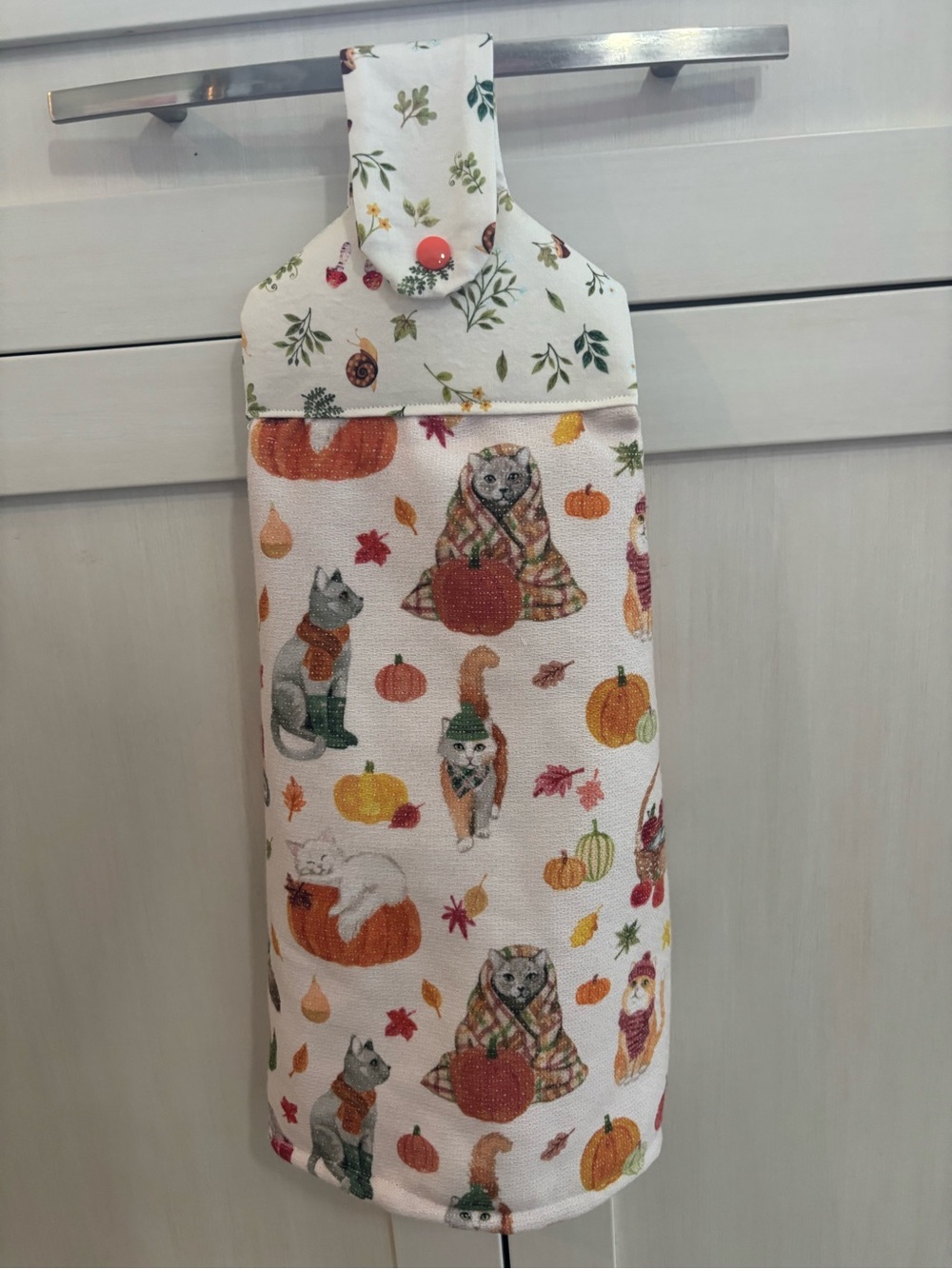 Handmade Hanging Kitchen Towel – Cute Autumn Cats & Pumpkins